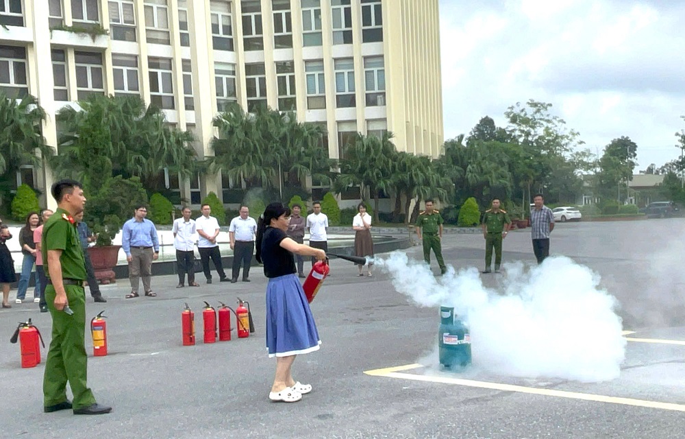 Sở Tài Chính thành phố tập huấn, phổ biến kiến thức về phòng cháy chữa cháy và cứu nạn cứu hộ